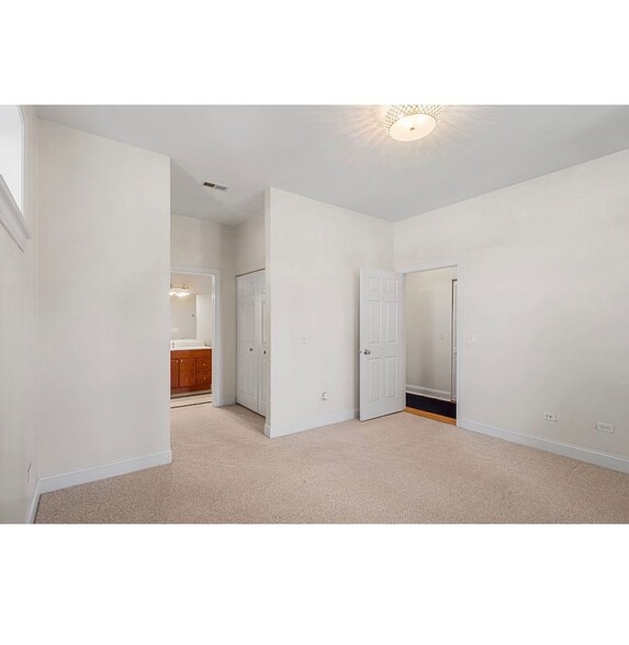 Building Photo - 2204 N Natchez Ave