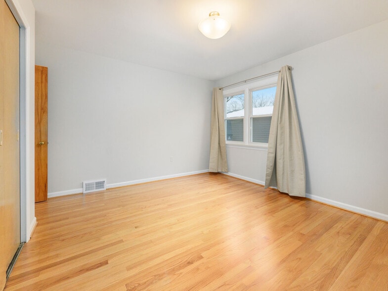 Master bedroom - 516 Berkley Ave