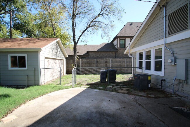 Building Photo - (("Wake Up in a Home YOU Love")) 2/2 STUNN...