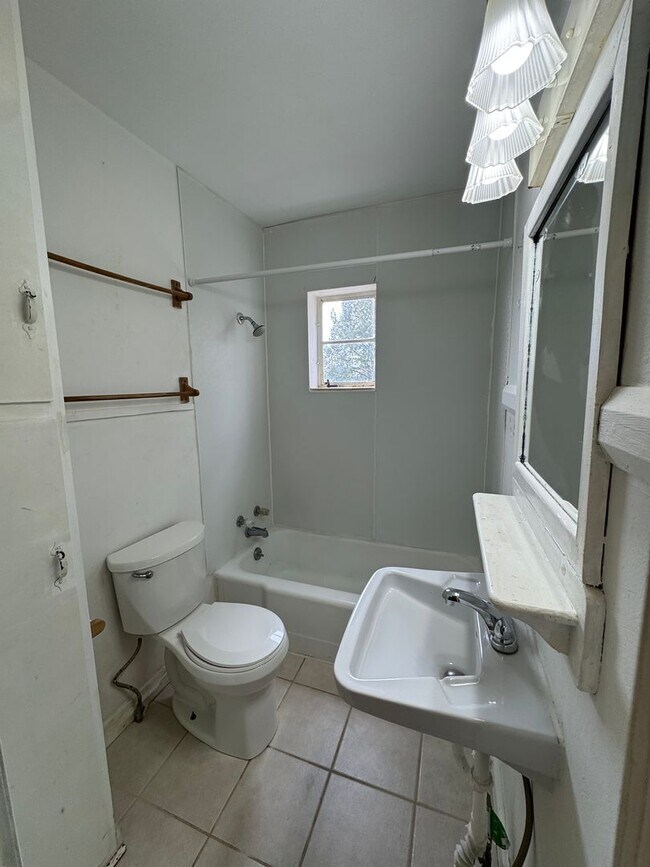 Building Photo - 4501 Packard St