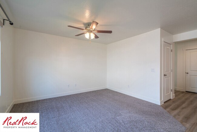 Building Photo - Adorable Stand Alone 4 Bedroom Corner Unit with Fully Fenced Backyard. Small Dogs Welcome.