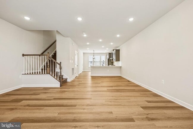 Building Photo - 7355 Mountaineer Dr