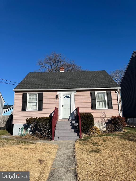 Building Photo - 303 3rd Ave SE