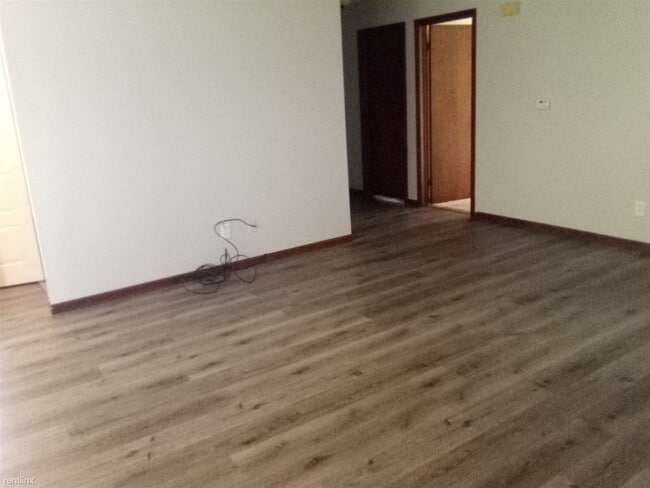 Building Photo - 2 br, 1 bath Duplex - 6111 Weiss St