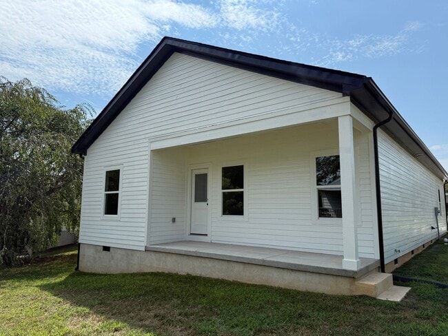 Building Photo - Newly Built 3-Bedroom Gem with Easy Highwa...