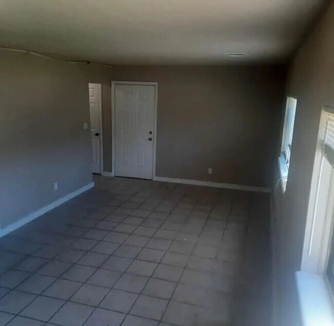 Primary Photo - 1750 N Minneapolis St