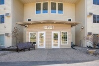 Building Photo - Updated 2bd/1ba Condo w/ Pool & Heated Parking!