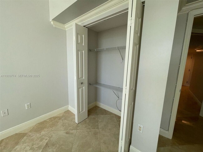 Building Photo - 1755 E Hallandale Beach Blvd