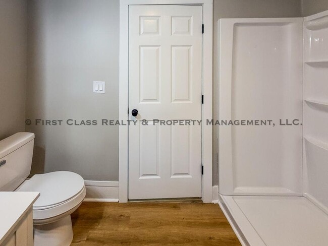 Building Photo - 1108 Henderson Ave