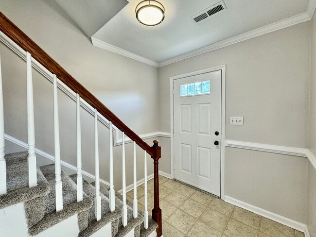 Building Photo - All Brick, End Unit Townhome in Kempsville...