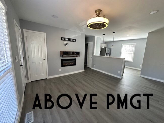 Building Photo - In Greer completely Renovated 3 bedroom - 2 bathroom Home