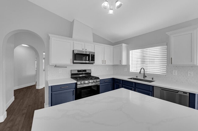 Building Photo - Charming 4-Bedroom Home in a Quiet Las Vegas Community!