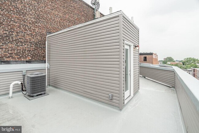 Building Photo - 421 N 39th St