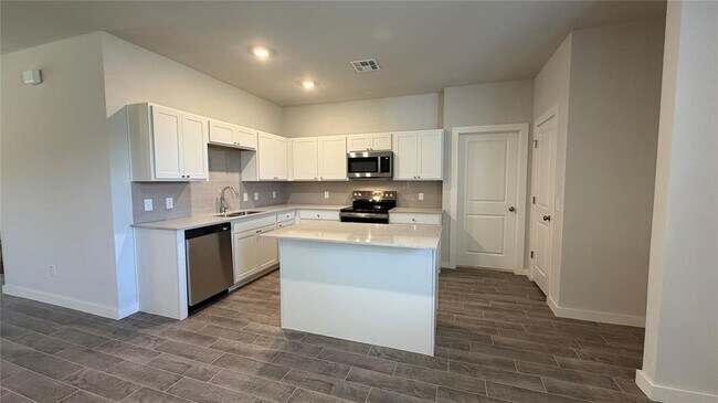 Building Photo - 17630 Blackhawk Ct
