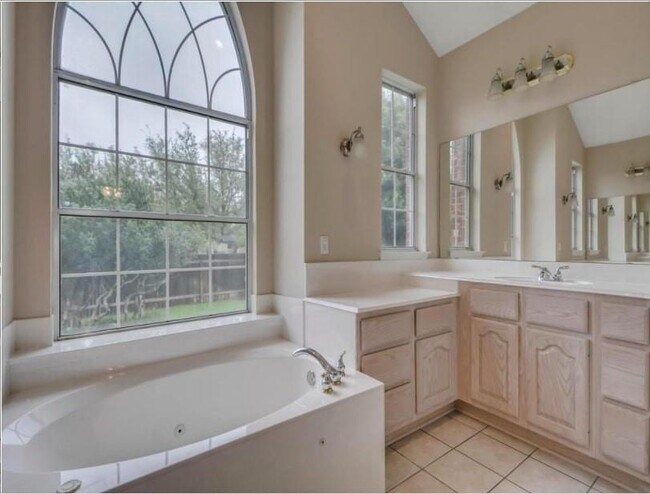 Building Photo - 1803 Fall Creek Dr