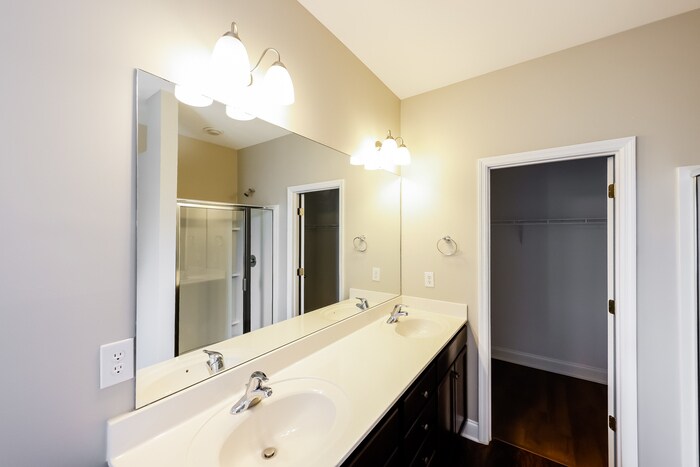 Building Photo - 306 Addison Ct