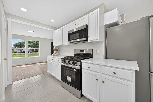 Building Photo - 19515 Fletcher Way Dr