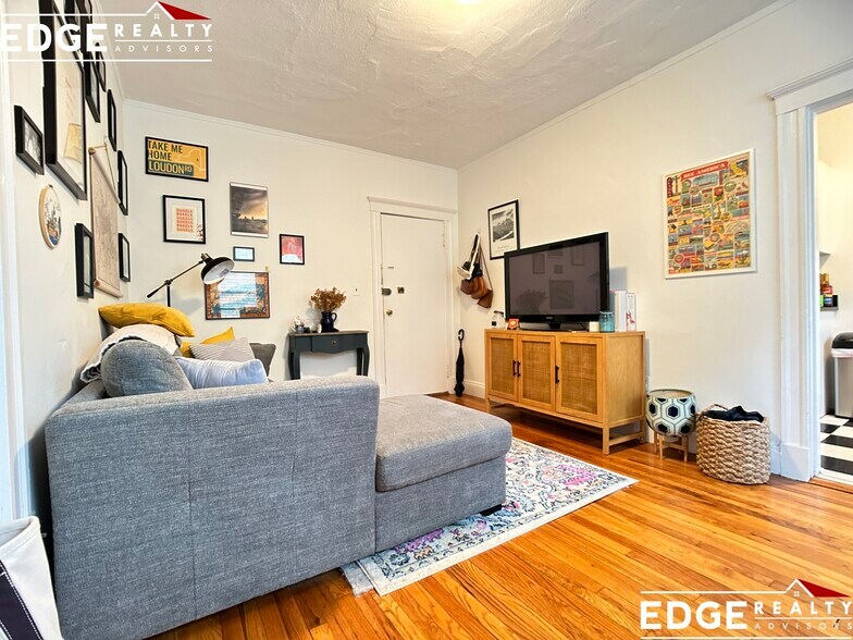 Building Photo - 120 Brainerd Rd