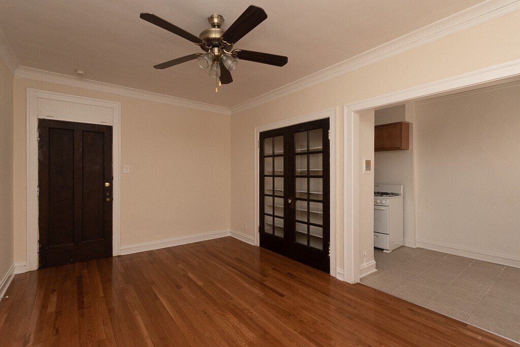 Building Photo - 4646 N Paulina St