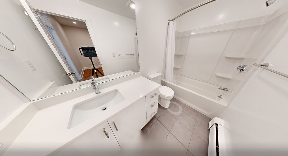 Building Photo - 7 Miner St