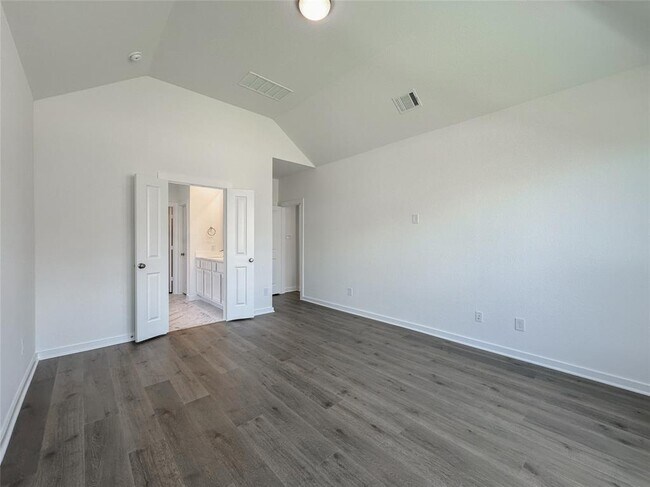 Building Photo - 541 Sand Branch Dr