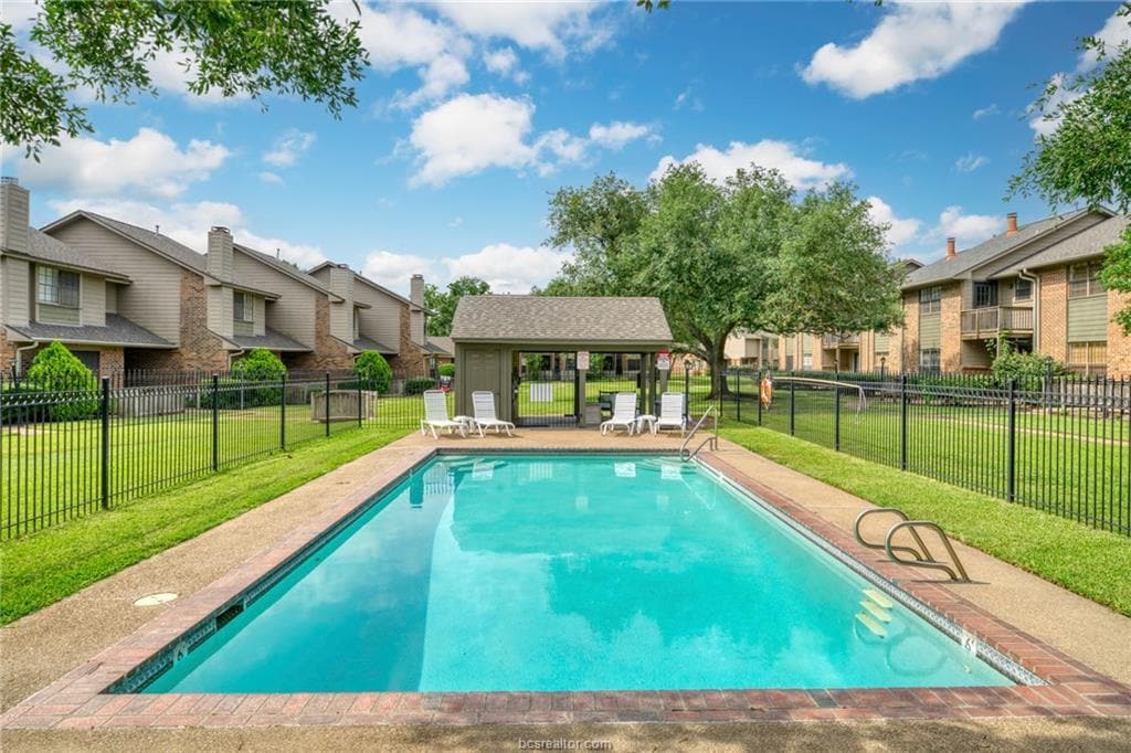 Building Photo - 2400 Longmire Dr