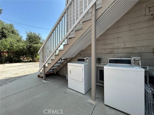 Building Photo - 120 W Olive Ave