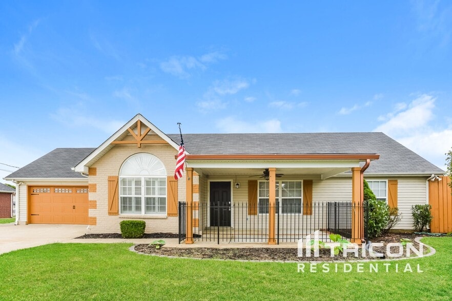 Primary Photo - 2108 Montgomery Ln