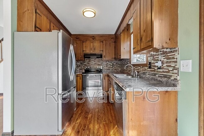 Building Photo - 12620 Thoreau Dr
