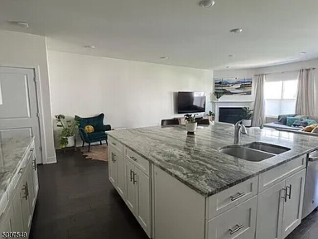 Building Photo - 31 Gerhard Pl