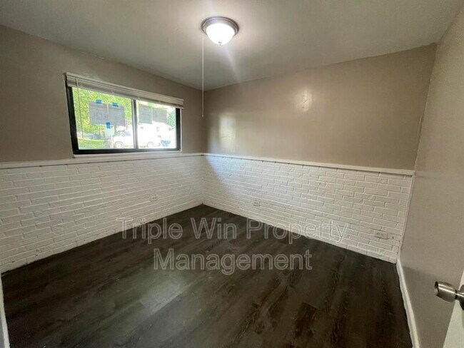 Building Photo - 1464 Monopoly Dr