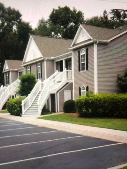 Building Photo - 1025g Algonquin Dr