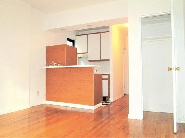 Building Photo - 0 bedroom in NEW YORK NY 10022