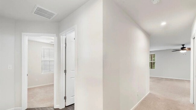 Building Photo - 2515 Willow Pond Ln SE