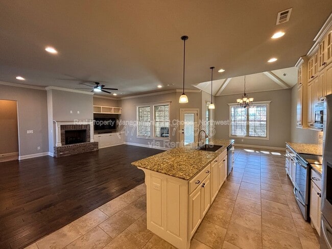 Building Photo - 1919 Sicily Ave