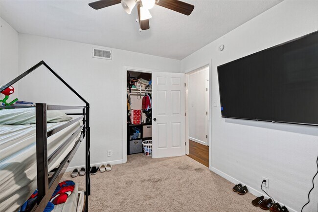 Building Photo - 10263 Old Orchard Rd
