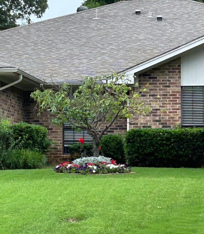 Building Photo - 4121 Spring Meadow Ln