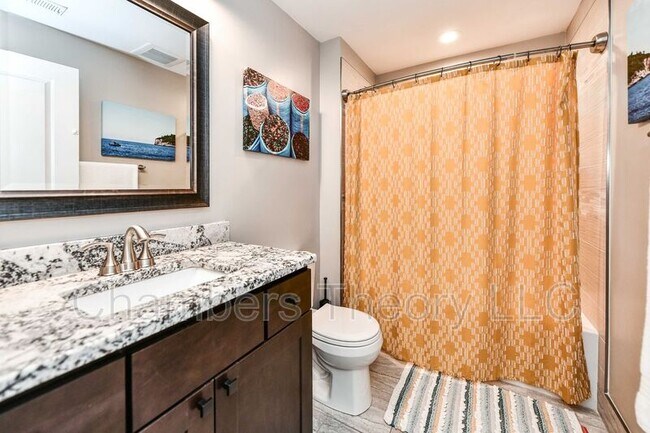 Building Photo - 1015 Woods Pl