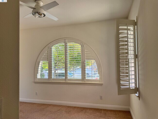 Building Photo - 2458 Marsanne St