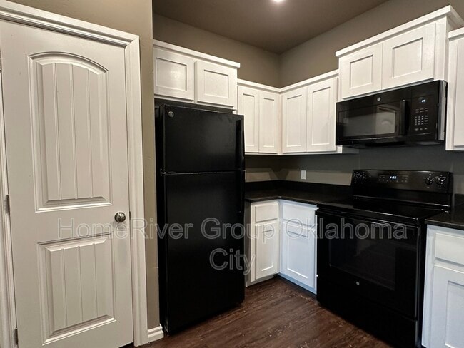 Building Photo - 916 SW 91st St