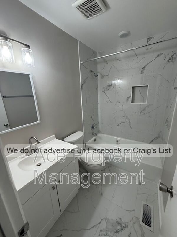 Building Photo - 643 Wakefield Dr