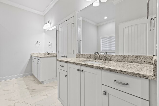 Building Photo - 2272 Pam Cir