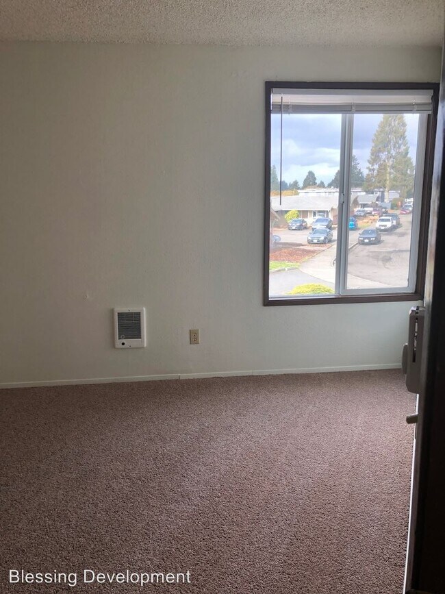 Building Photo - 2 br, 1 bath Apartment - 404 27th St SE