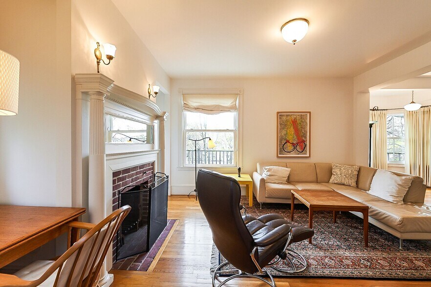 Building Photo - 25 Mason Ter