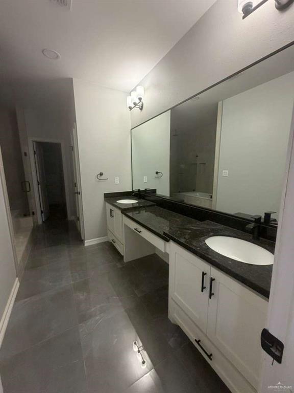 Building Photo - 17 S Elevation Dr