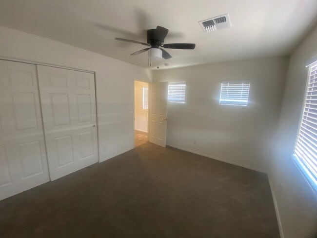Building Photo - Stunning Home in Kingman – Spacious, Moder...