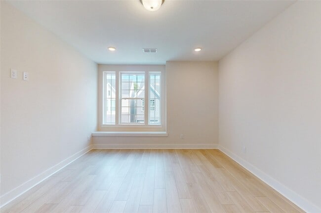 Building Photo - 3113 Somerset Levens Ln