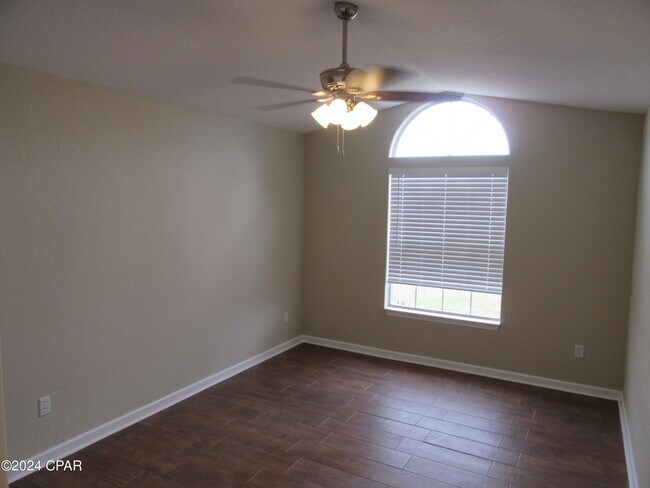 Building Photo - 7302 Rodgers Dr