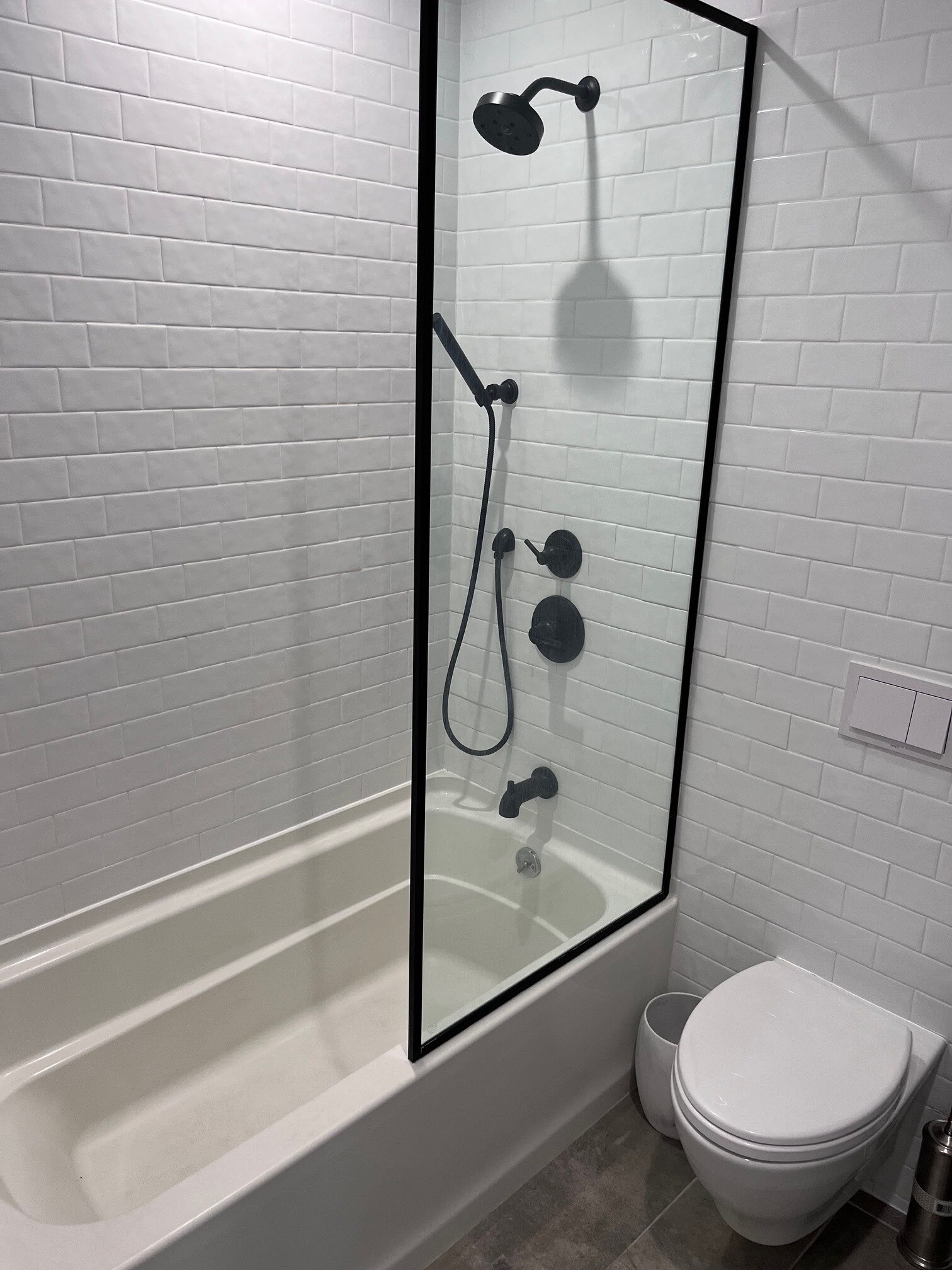 Building Photo - 1390 Putnam Ave