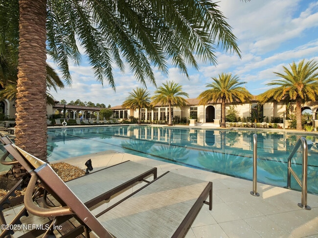 Building Photo - 12770 Valletta St